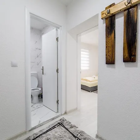 Continental Apartment *